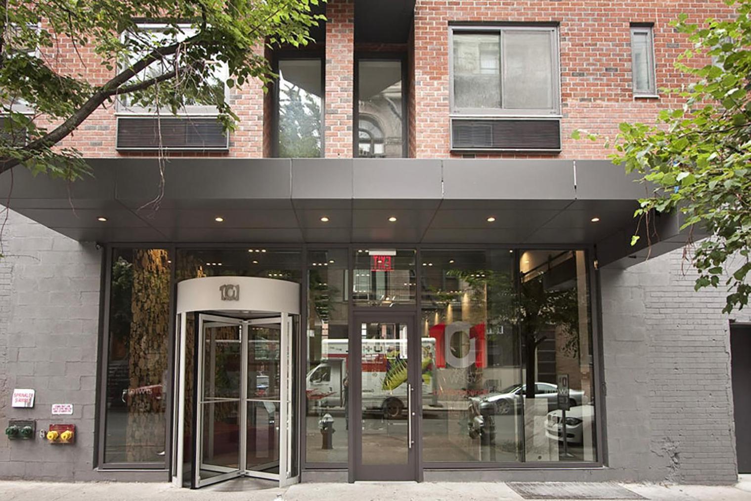 Quaint Chelsea 1br W Doorman Gym Balcony Nyc-7 Appartement *