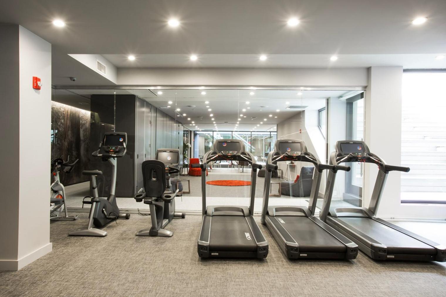 Quaint Chelsea 1br W Doorman Gym Balcony Nyc-7 Appartement
