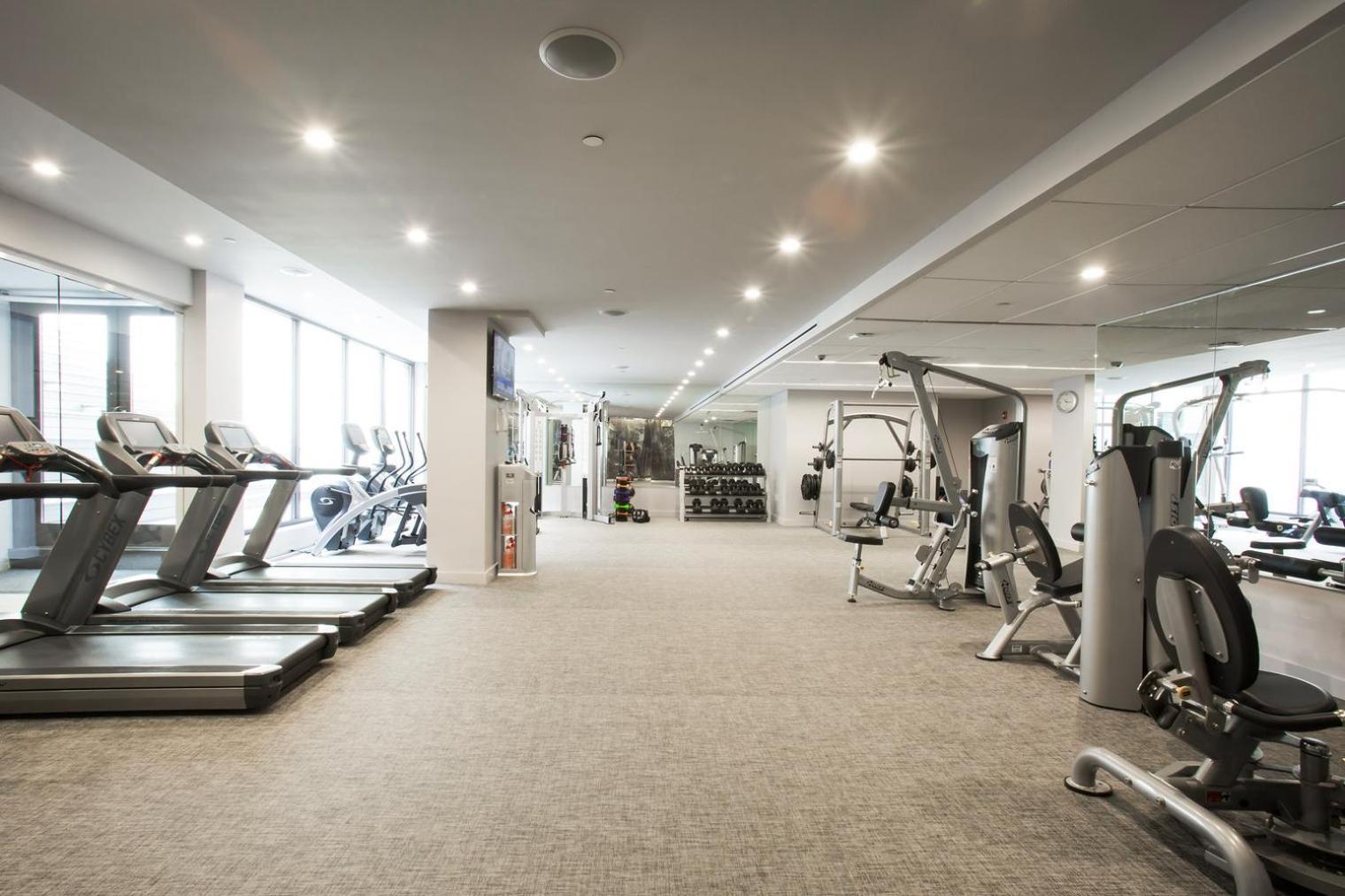 Quaint Chelsea 1br W Doorman Gym Balcony Nyc-7 Appartement *